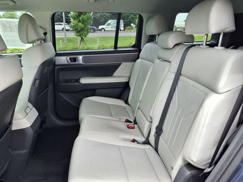 Used 2025 Hyundai Santa Fe SEL FWD image 19