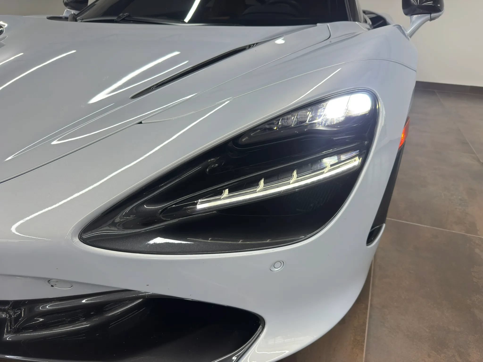 Used 2018 McLaren 720S RWD image 40