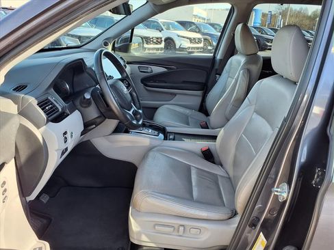 Used 2019 Honda Pilot Elite image 12