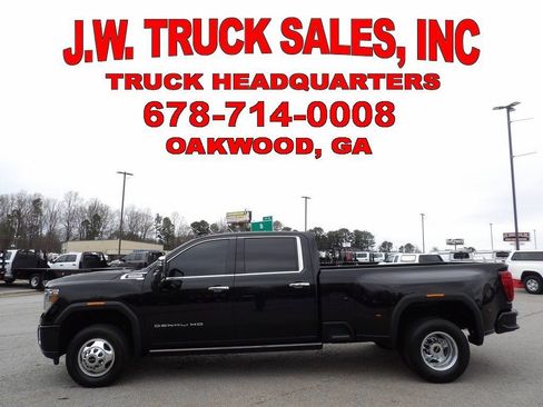 Used 2023 GMC Sierra 3500 Denali w/ Denali Ultimate Package image 2