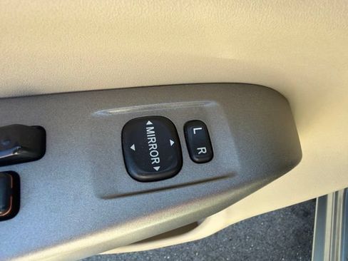 Used 2005 Toyota Prius w/ Pkg 4 FWD image 20