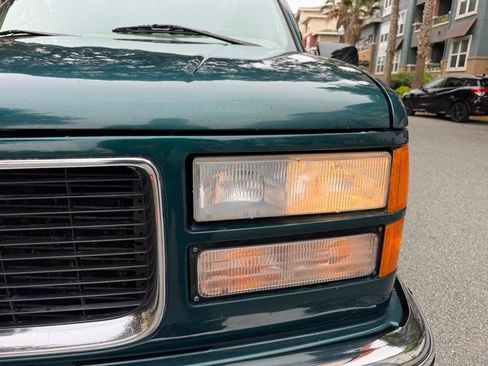 Used 1997 GMC Yukon 4WD 4-Door w/ Marketing Opt Pkg 5 image 16