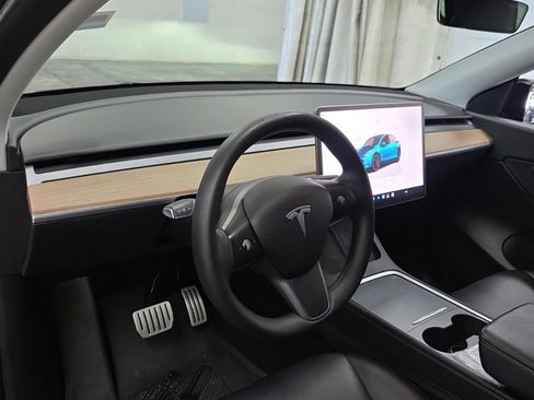 Used 2022 Tesla Model Y Performance AWD/4WD image 3