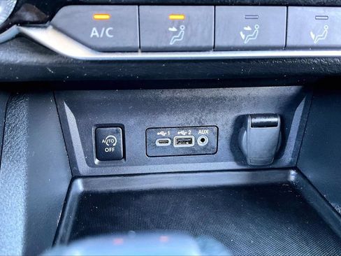 Used 2024 Nissan Sentra SV FWD image 16