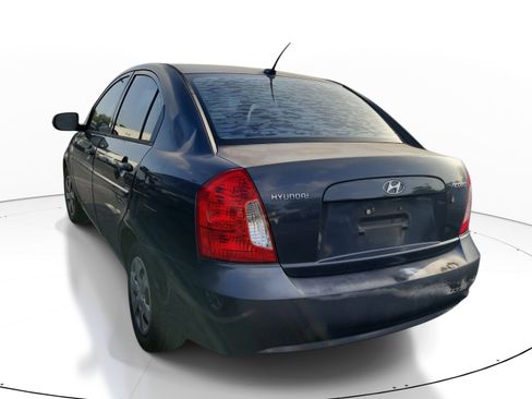 Used 2010 Hyundai Accent GLS FWD image 4