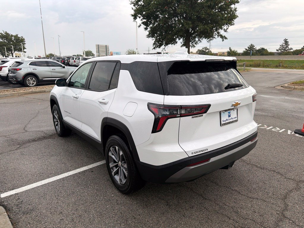 Used 2026 Chevrolet Equinox LT FWD image 5