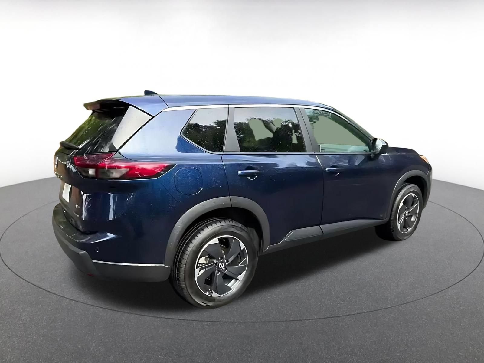 Used 2025 Nissan Rogue SV AWD/4WD image 14