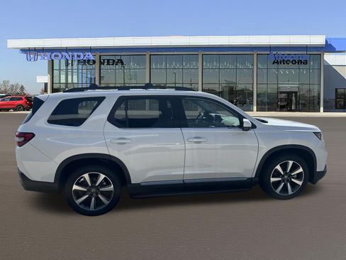 Certified 2024 Honda Pilot Elite image 9