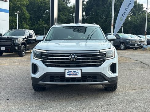 Used 2024 Volkswagen Atlas SE AWD/4WD image 16