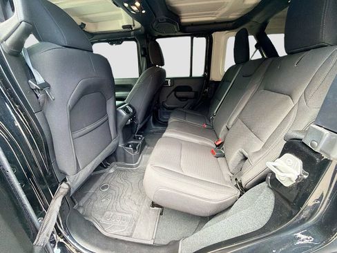 Used 2022 Jeep Wrangler Unlimited Sport AWD/4WD image 19