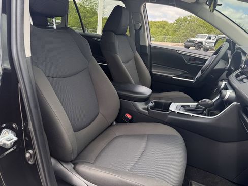 Used 2023 Toyota RAV4 LE image 26