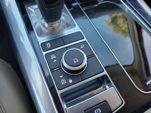 Used 2022 Land Rover Range Rover Sport HSE Silver Edition image 27