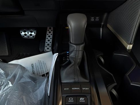 New 2026 Toyota Camry Hybrid FWD image 22