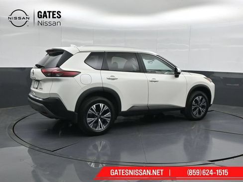 Used 2023 Nissan Rogue SV w/ SV Premium B Package AWD/4WD image 2
