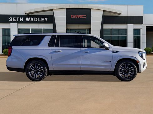 Used 2023 GMC Yukon XL AT4 w/ AT4 Premium Plus Package image 8