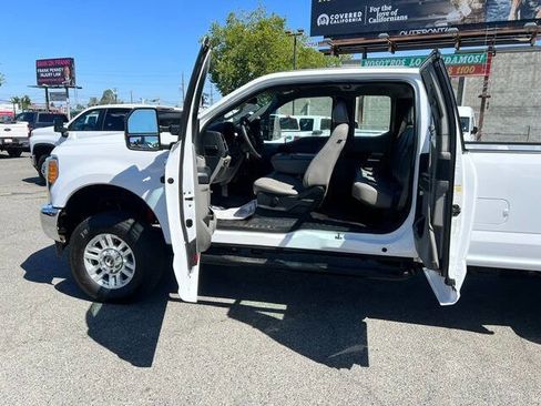 Used 2017 Ford F250 XL w/ Power Equipment Group AWD/4WD image 9