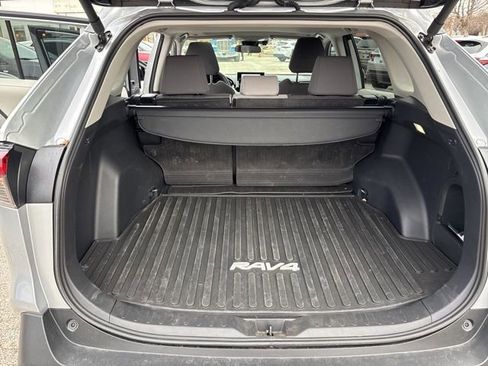 Used 2025 Toyota RAV4 XLE image 20