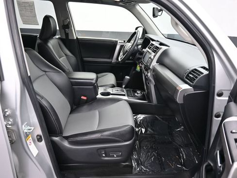 Used 2015 Toyota 4Runner SR5 Premium AWD/4WD image 46