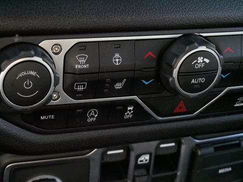 Used 2025 Jeep Gladiator Sport AWD/4WD image 28