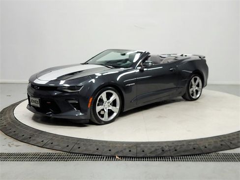 Used 2018 Chevrolet Camaro SS image 3