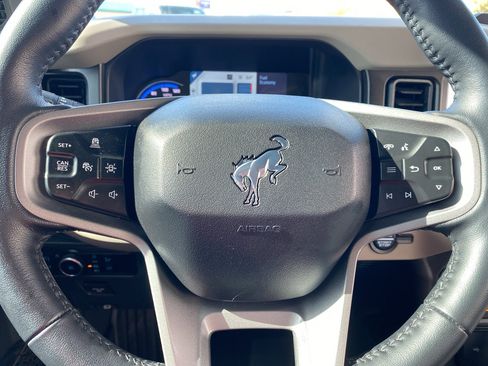 Used 2023 Ford Bronco Wildtrak image 8