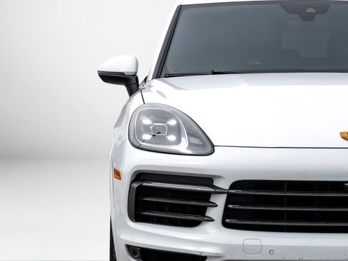 Used 2021 Porsche Cayenne AWD/4WD image 42