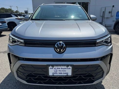 New 2025 Volkswagen Taos SE image 2