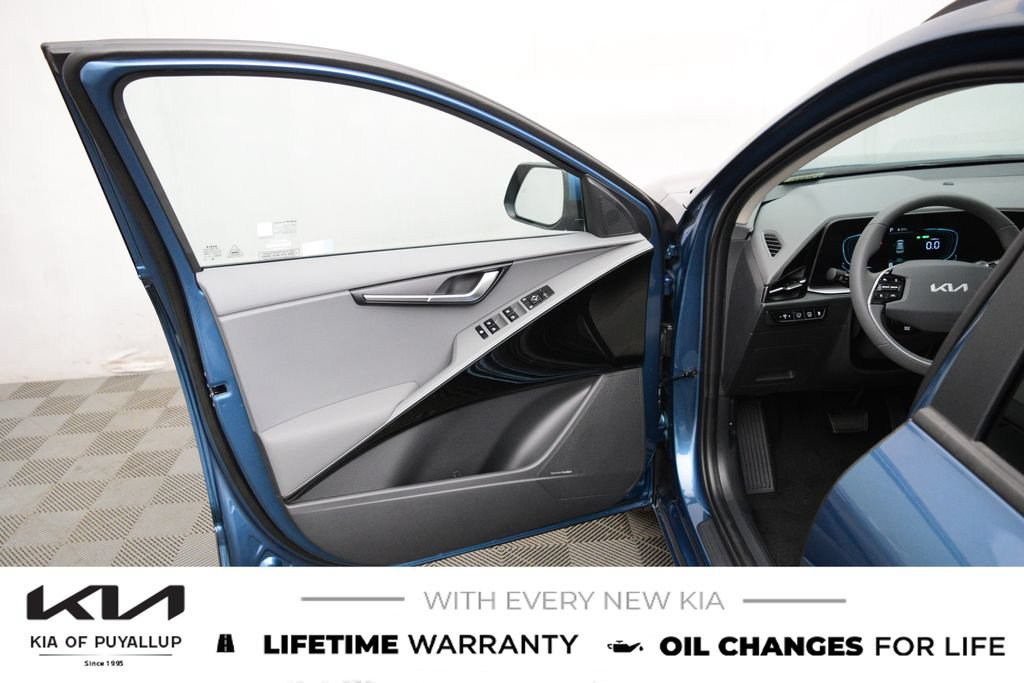New 2026 Kia Niro EX FWD image 9