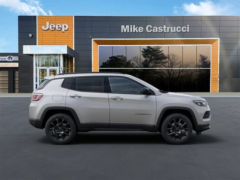 New 2026 Jeep Compass Latitude AWD/4WD image 21