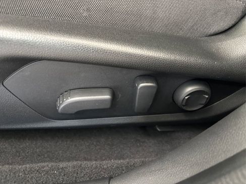 Used 2024 Subaru Crosstrek 2.0i Premium image 37