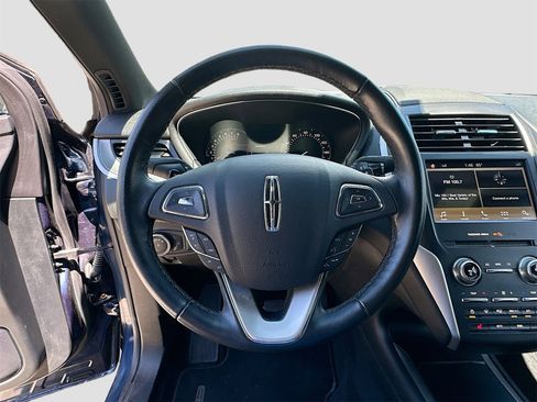 Used 2017 Lincoln MKC Premiere image 11