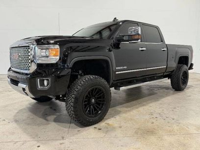 Used 2017 GMC Sierra 2500 Denali w/ Duramax Plus Package