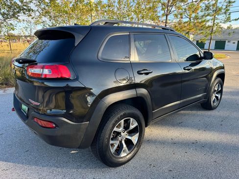 Used 2016 Jeep Cherokee Trailhawk w/ Comfort/Convenience Group image 4