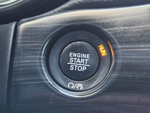 Used 2021 Jeep Grand Cherokee Laredo X image 22