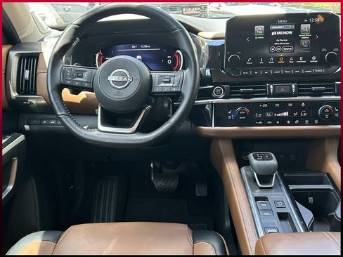 Used 2023 Nissan Pathfinder Platinum FWD image 25
