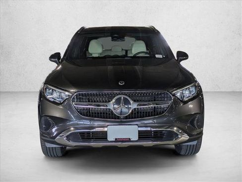 Certified 2025 Mercedes-Benz GLC 300 image 2