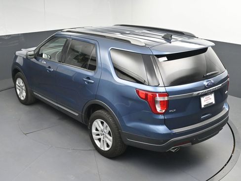 Used 2018 Ford Explorer XLT AWD/4WD image 36