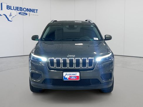 Used 2020 Jeep Cherokee Latitude AWD/4WD image 2