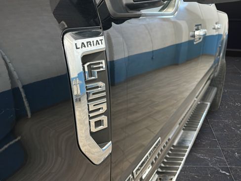Used 2017 Ford F250 Lariat w/ Lariat Ultimate Package AWD/4WD image 43