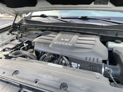Used 2019 Nissan Titan PRO-4X w/ Pro-4x Convenience Package AWD/4WD image 26