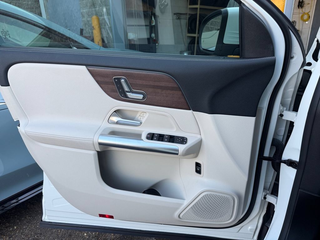 Certified 2022 Mercedes-Benz GLA 250 w/ Premium Package Lite image 20