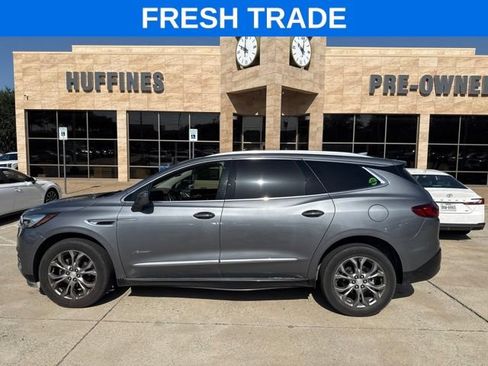 Used 2019 Buick Enclave Avenir w/ Avenir Technology Package FWD image 1
