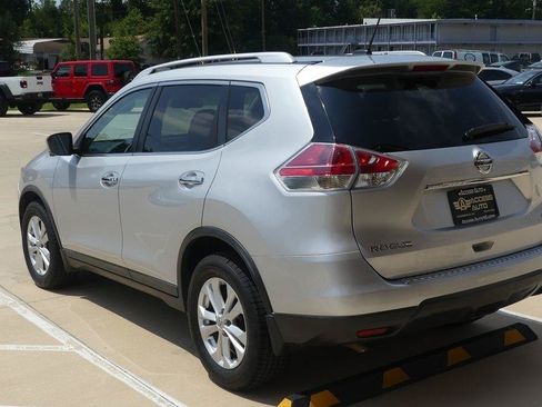Used 2016 Nissan Rogue SV w/ SV Premium Package FWD image 3