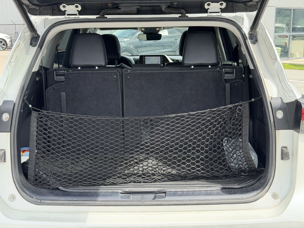 Used 2020 Toyota Highlander XLE FWD image 26