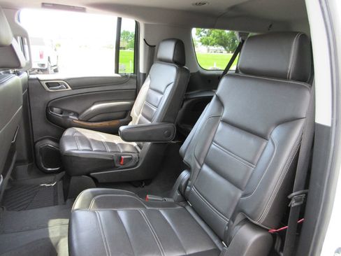 Used 2020 GMC Yukon XL Denali w/ Denali Premium Package AWD/4WD image 24