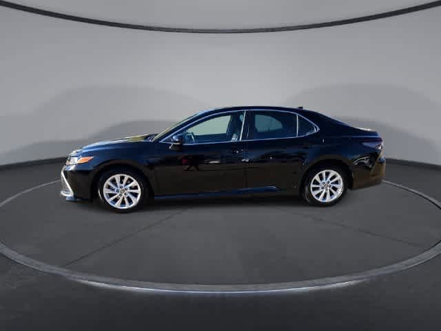 Used 2022 Toyota Camry LE FWD image 4