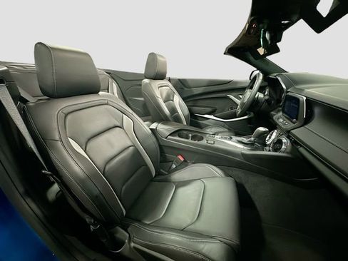 Used 2024 Chevrolet Camaro LT w/ Technology Package image 28