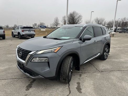 Used 2022 Nissan Rogue SL w/ SL Premium Package image 3