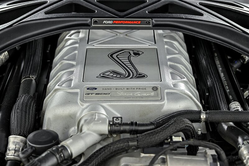Used 2021 Ford Mustang Shelby GT500 w/ Carbon Fiber Track Pack RWD image 25