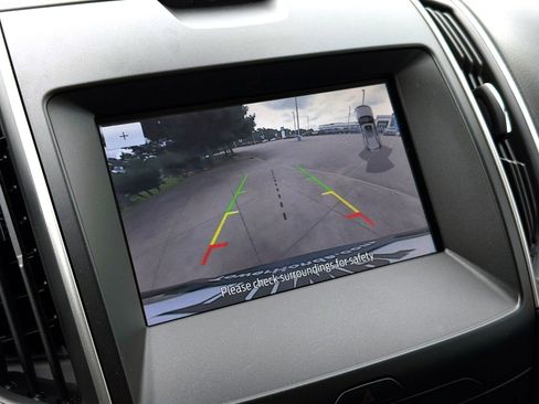 Used 2020 Ford Edge SEL w/ Convenience Package FWD image 16